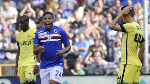 Inter (áo vàng) chưa chứng tỏ được vị thế ứng viên vô địch ở trận hòa Sampdoria