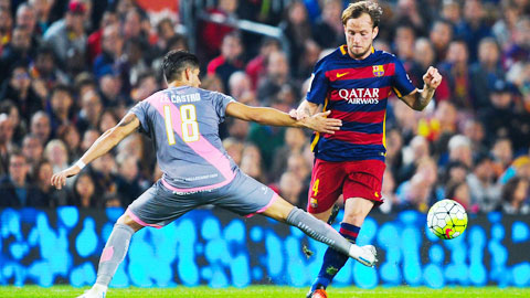 Rakitic (phải) và Barca đang chơi rất thăng hoa