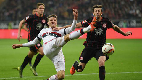Các chân sút Bayern bất lực trong nhiệm vụ chọc thủng lưới Frankfurt