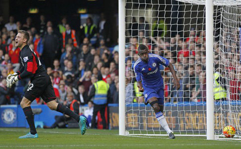 Ramires ghi bàn nhưng không đủ để giúp Chelsea có được chiến thắng