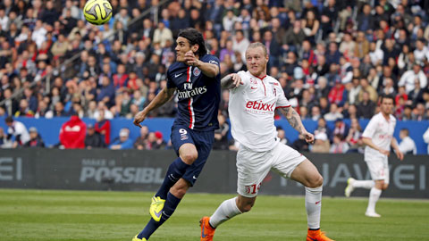 Cavani (trái) đã bỏ lỡ tới 4 cơ hội ngon ăn trong trận gặp Toulouse