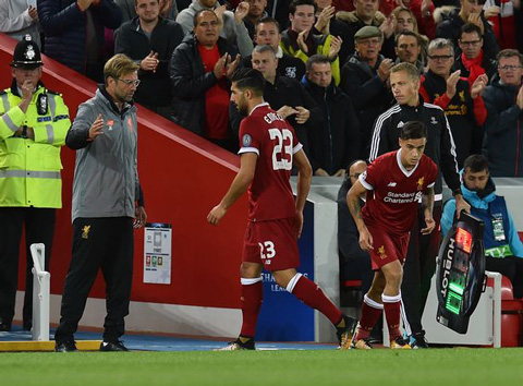 Coutinho được chào đón khi trở lại thi đấu cho Liverpool