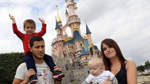 Nhờ nếp sợ vợ, Hazard quyết trụ lại London