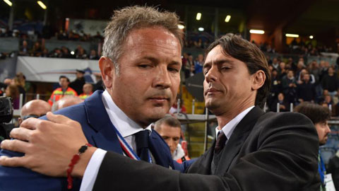 Sinisa Mihajlovic (trái) sẽ thay thế Inzaghi để tìm lại bản sắc cho Milan 