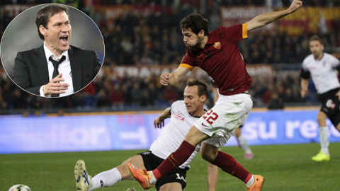 Chấn thương của Dzeko và Totti khiến HLV Garcia thêm nhớ Destro (áo sẫm)